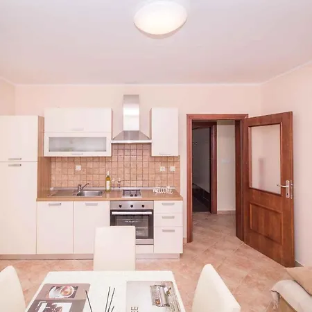 Apartment In Porec/Istrien 10252 *